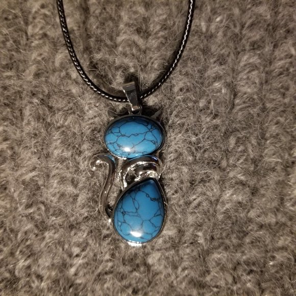 NWOT, turquoisite gemstone cat pendant, silver plate, black cord, artisan - Picture 4 of 4
